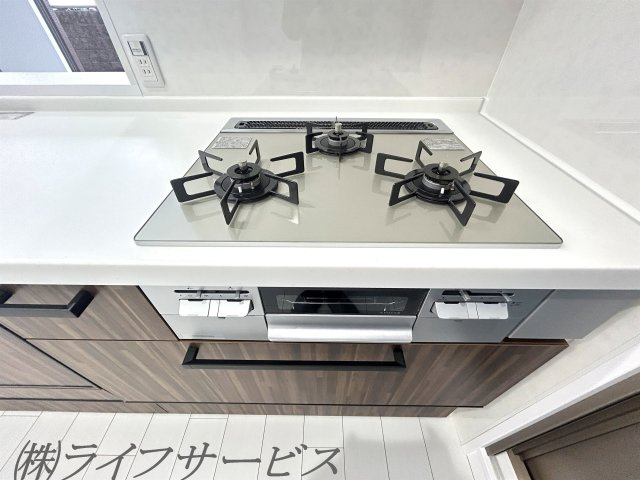 【キッチン】 | ライオンズクオーレ御幣島駅前ヴェルデ | グリル/３口ガスコンロでお料理も楽々