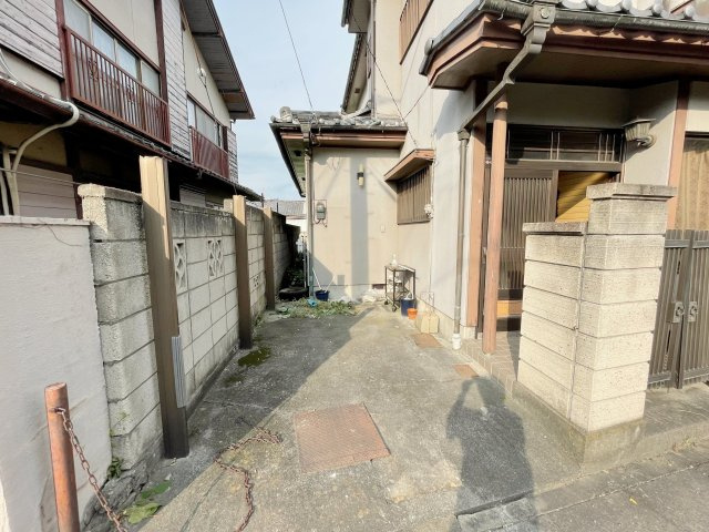 中古戸建　熊谷市中西1丁目の駐車場|カースペースは1台分♪敷地内にあります！