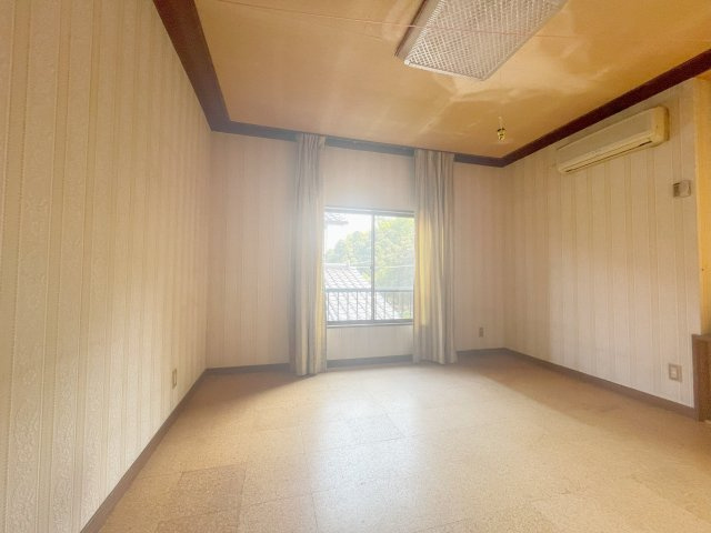 中古戸建　熊谷市中西1丁目の洋室|2階の洋間も陽当たり良好！