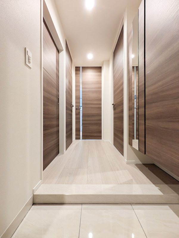 アルファレジデンシア南千住の玄関