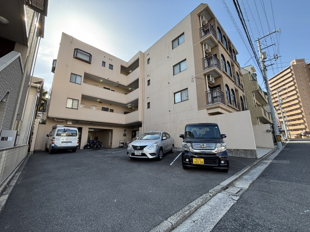 ラパークの駐車場