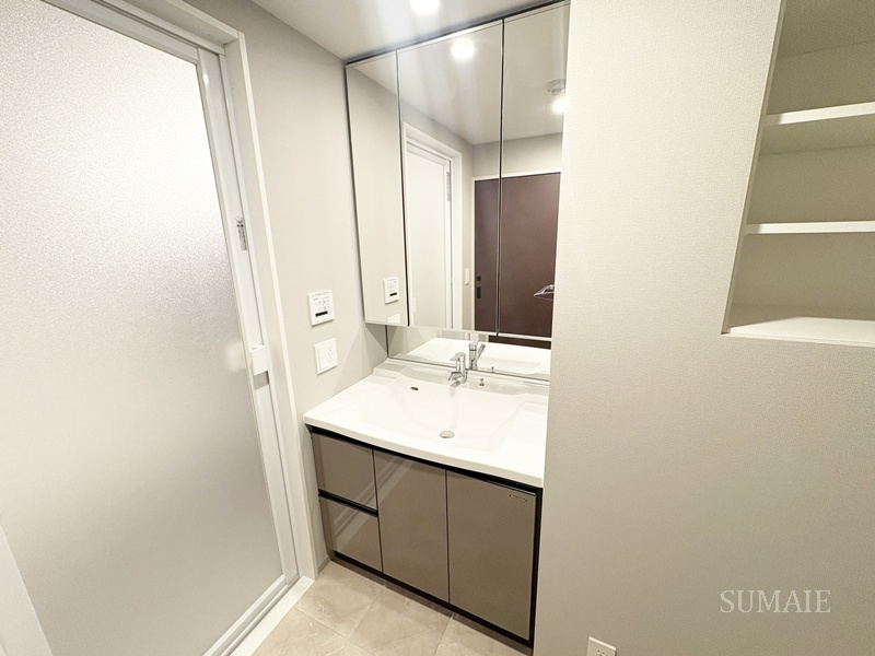 ロイヤルパークス赤羽ノースの洗面所|使いやすい独立洗面所です☆