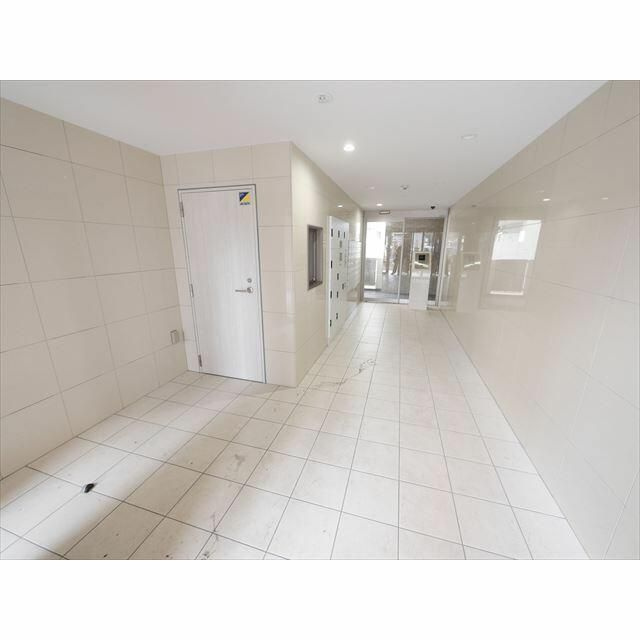 アルファコート蕨２のエントランス