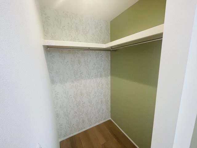 南区観音町｜名古屋市の戸建ならホームアップの収納|【売主施工例】ウォークインクローゼット