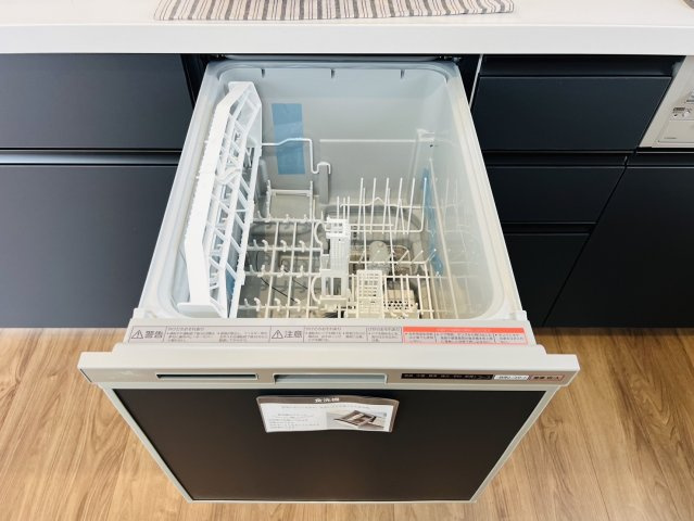 南区観音町｜名古屋市の戸建ならホームアップのキッチン|【売主施工例】キッチンには食器洗浄乾燥機完備