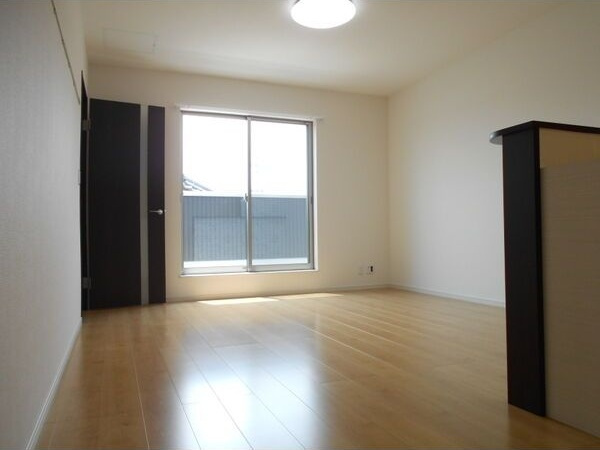 Garage Villa 米津　　　刈谷市近郊の賃貸はクラスホームの居間・リビング