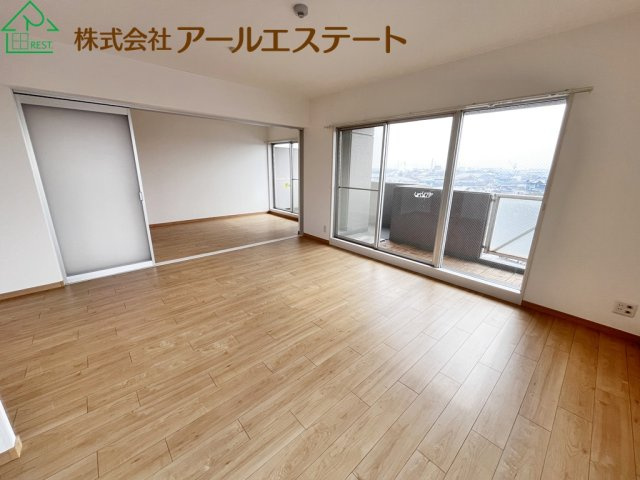 ホーユウパレス加古川　山陽電鉄「別府駅」徒歩10分の居間・リビング