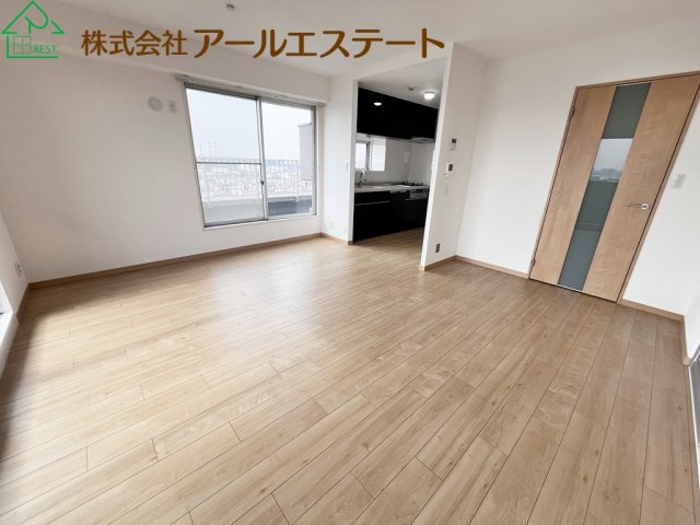 ホーユウパレス加古川　山陽電鉄「別府駅」徒歩10分の居間・リビング
