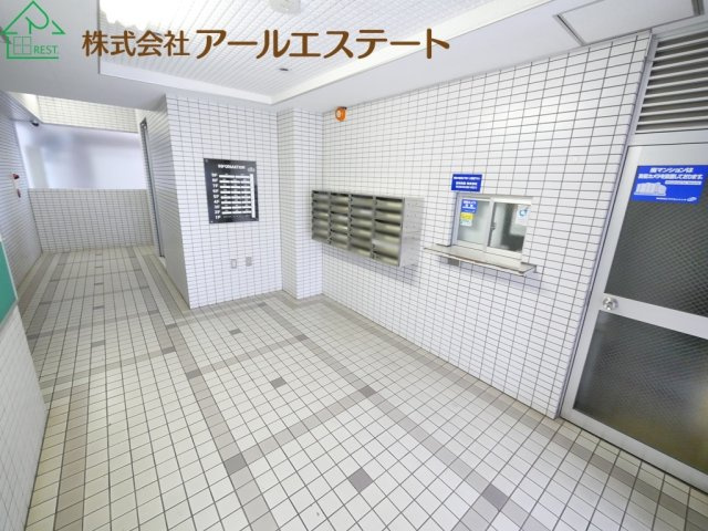 ホーユウパレス加古川　山陽電鉄「別府駅」徒歩10分の玄関