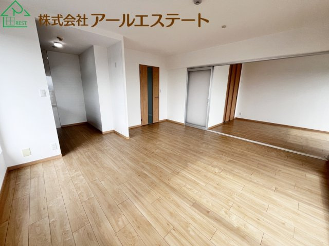 ホーユウパレス加古川　山陽電鉄「別府駅」徒歩10分の居間・リビング