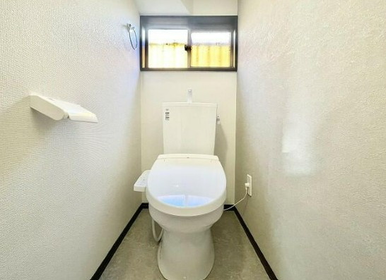 【中古】入間郡毛呂山町南台リフォーム中古住宅のトイレ|シンプルなトイレスペースです♪新品！