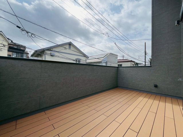 【収納】 | 練馬区桜台２丁目　新築戸建て | 衣類や小物をたっぷり収納できる便利なWICです。