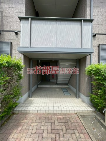 スリーゼ　C棟のエントランス|清潔なエントランスです