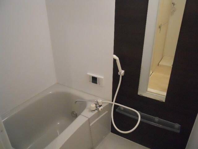 ｖｉｆ／ｖｉｖｅ（ヴィフヴィブ）の浴室