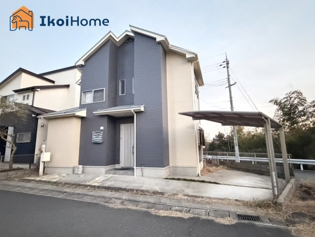 神戸市西区北山台1丁目　中古戸建の駐車場|●年中無休：当日予約可●駐車場はカーポート付で１台可能！前面道路が広くお車の出し入れは安心です！