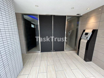 【エントランス】 | セレニテ中崎町リアン