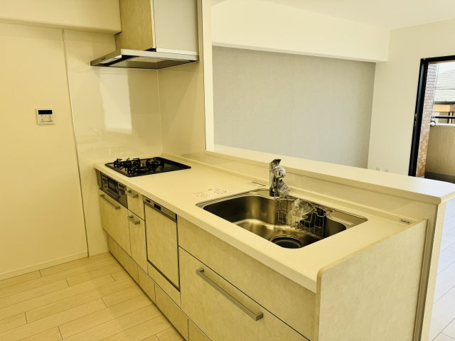 朝日八王子マンションのキッチン|～新規交換済、使い勝手の良いシステムキッチン～