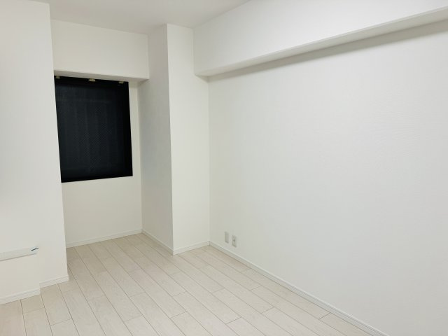 朝日八王子マンションの寝室|～6.1帖の洋室です～