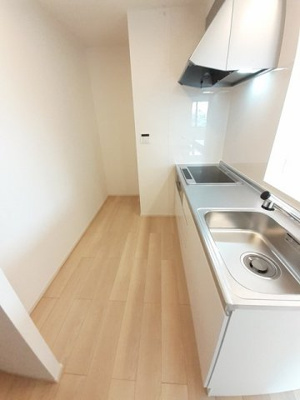 【キッチン】 | メゾン・カイティスⅠ | コンパクトなキッチンで掃除もラクラク