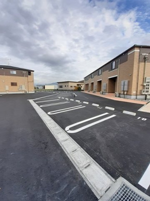 【駐車場】 | デリス・シャルマンⅡ | 駐車場です