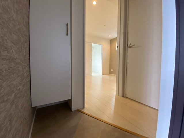 福岡市東区和白東２丁目のアパートの玄関