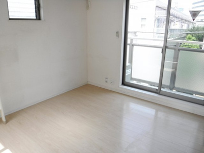 【居間・リビング】 | ダイユー１２番館 | 独立洗面化粧台・浴室乾燥機・温水洗浄便座・２口システムキッチン完備☆