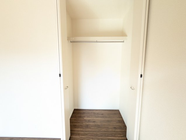 水戸元吉田町　10期の収納|リビング隣の洋室にもしっかりとした収納があり、すっきりお部屋をお使いいただけます。