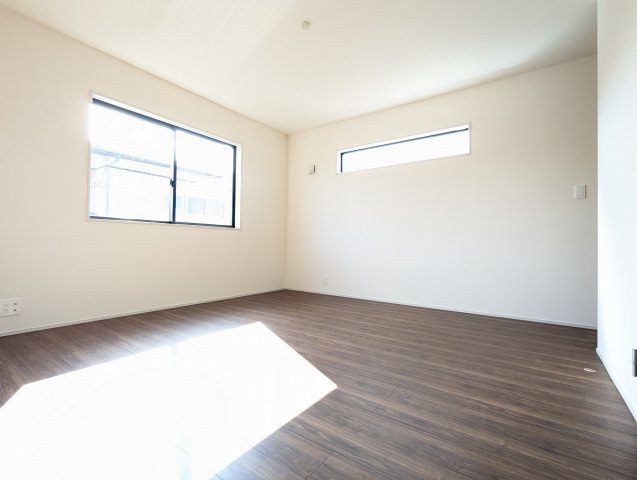 水戸元吉田町　10期の洋室|採光・通風が良く毎朝気持ち良く起床ができ・・日中も日差しが降り注ぐ～暖かいお部屋です。