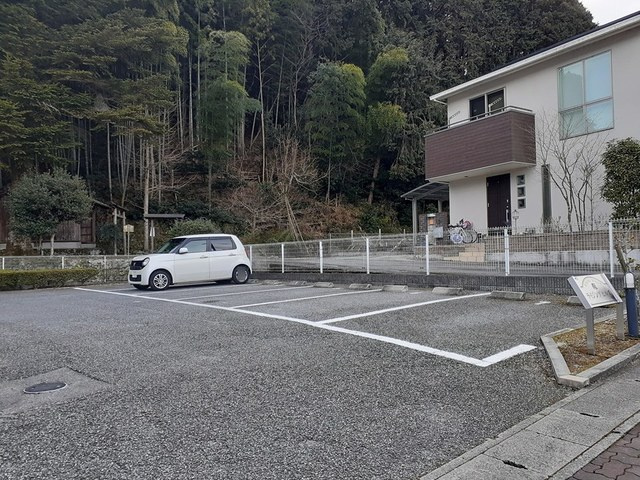 ライジングヒルズの駐車場