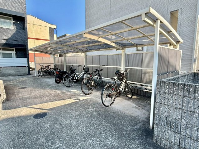 ドリーム三条の駐車場