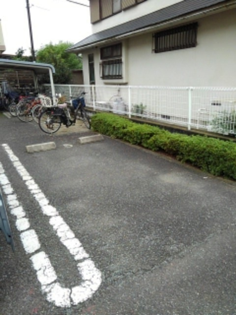 サンパティーク・ロジュマンの駐車場