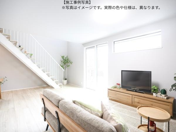 久原南一丁目　新築の居間・リビング|※施工事例写真です。実際の仕様や色は異なります。