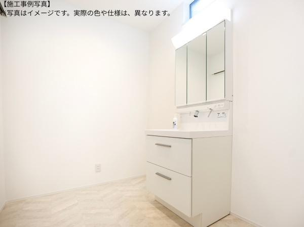 久原南一丁目　新築の独立洗面台|※施工事例写真です。実際の仕様や色は異なります。