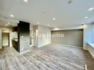 【エントランス】 | ディアハイム浅草 | 【エントランス】マンションのエントランスは、その物件の印象を決める、顔とも言える場所です。毎日通る場所ですからきれいなのが一番です。