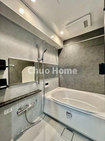 ディアハイム浅草の浴室|【バスルーム】暖房換気乾燥機付きシステムバスルーム。暖房・冷風・換気・乾燥など、毎日を快適に過ごせるうれしい機能が揃っています。雨の日の洗濯物も安心です。