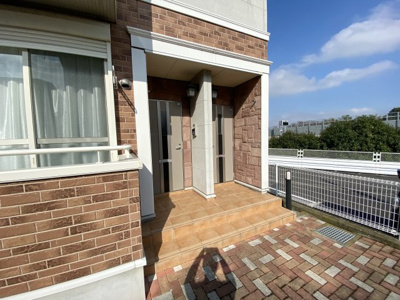 【エントランス】 | コルソ　プレッソ