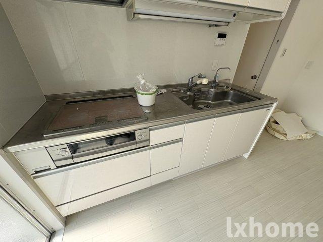 マンション沢良宜東B棟のキッチン