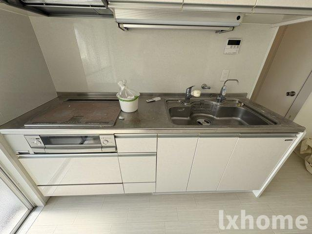 マンション沢良宜東B棟のキッチン