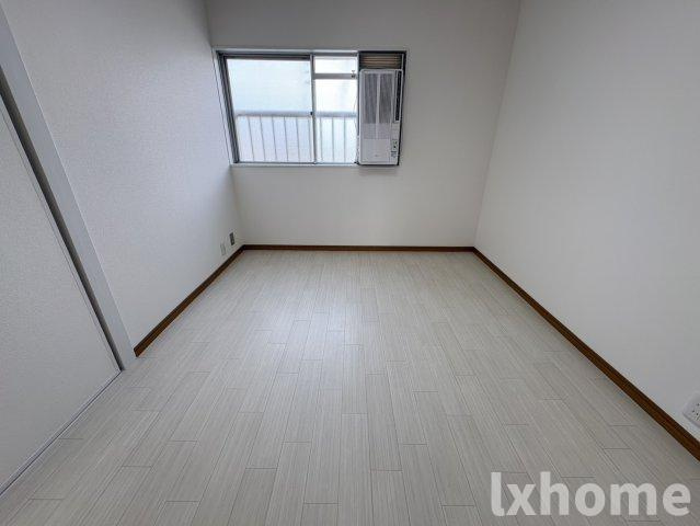 マンション沢良宜東B棟の洋室