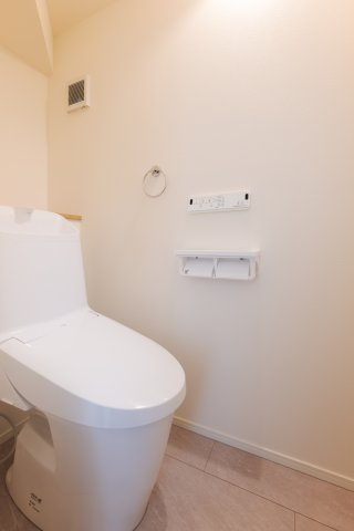 南区観音町｜名古屋市の戸建ならホームアップのトイレ|1・2階の2か所にトイレ完備。混み合う朝や来客時も安心の設計です