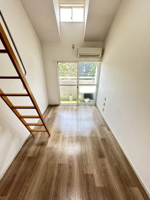 【居間・リビング】 | レオパレス21川崎観音 | 別部屋写真参考