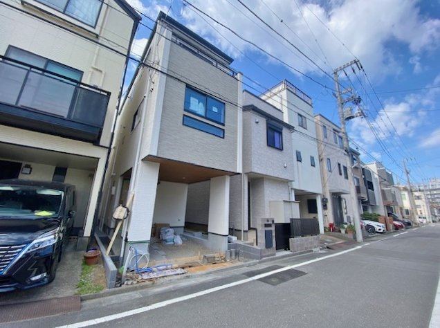 板橋区新河岸1丁目 限定1棟の外観|伸びやかな5ｍ公道に面する整形地に誕生
小中学校や保育園が近く子育てしやすい住環境