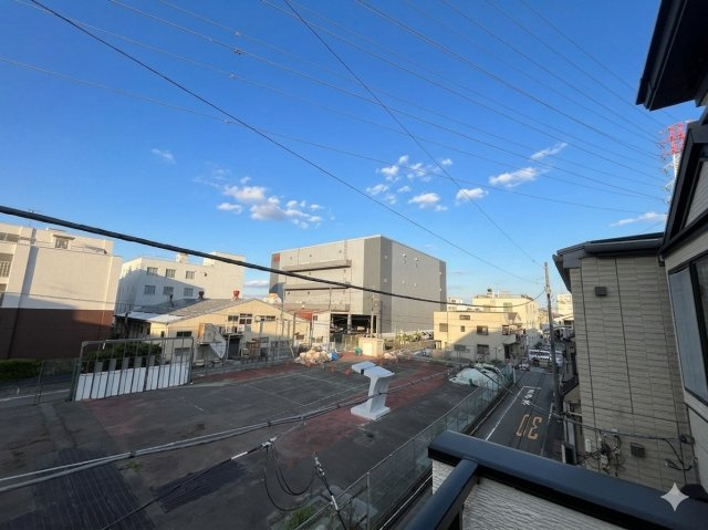 板橋区新河岸1丁目 限定1棟の洋室|3階7.7帖洋室は2面開口の明るく快適な空間です
足元には床暖房を設置しています