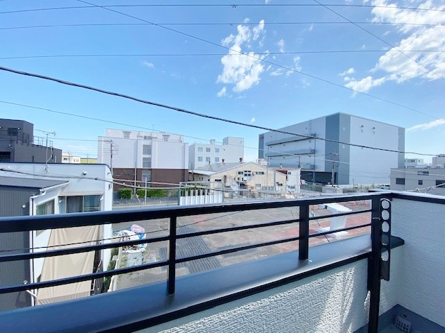 板橋区新河岸1丁目 限定1棟のバルコニー|3階バルコニーからの眺望
周辺に高い建物はないので開放的な眺望が広がります