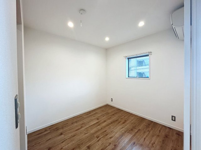 【洋室】 | 白鳩ヴィラB | ※同建物ほかのお部屋の写真です。