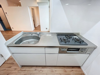 【キッチン】 | 白鳩ヴィラB | ※同建物ほかのお部屋の写真です。