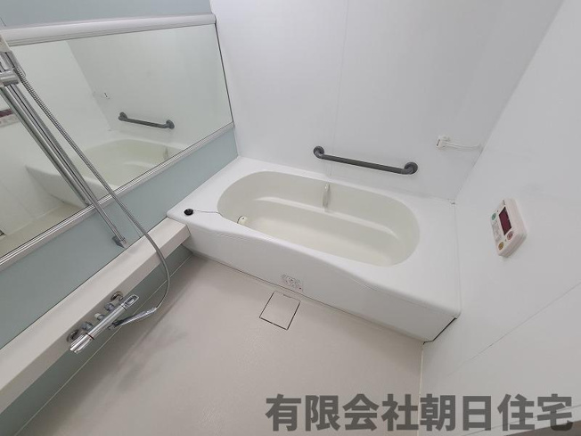 【浴室】 | エスポラージュ西津田 4LDK 東南角地・ペット飼育可!! | コンパクトで使いやすいお風呂です