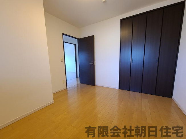 【洋室】 | エスポラージュ西津田 4LDK 東南角地・ペット飼育可!! | 落ち着いた色調の洋室です
