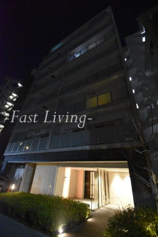 ホームズR四谷のエントランス