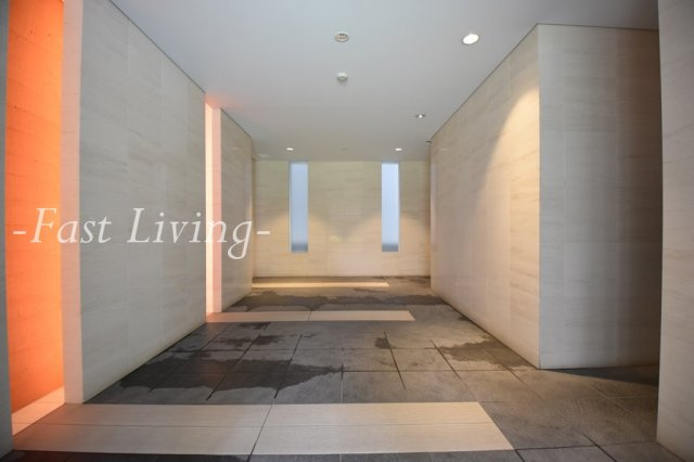 ホームズR四谷のロビー